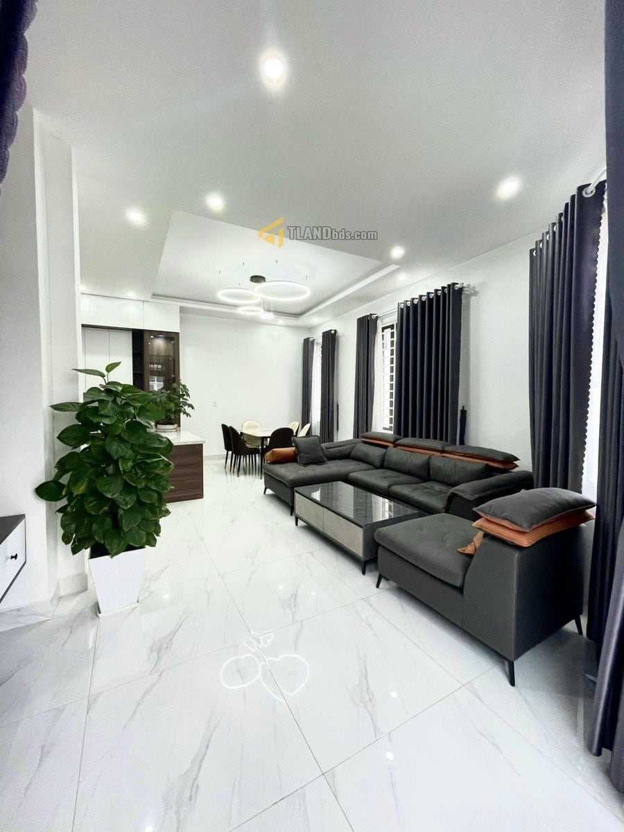 BÁN NHÀ ĐẸP ĐƯỜNG NGUYỄN CÔNG TRỨ, PHƯỜNG 8, ĐÀ LẠT